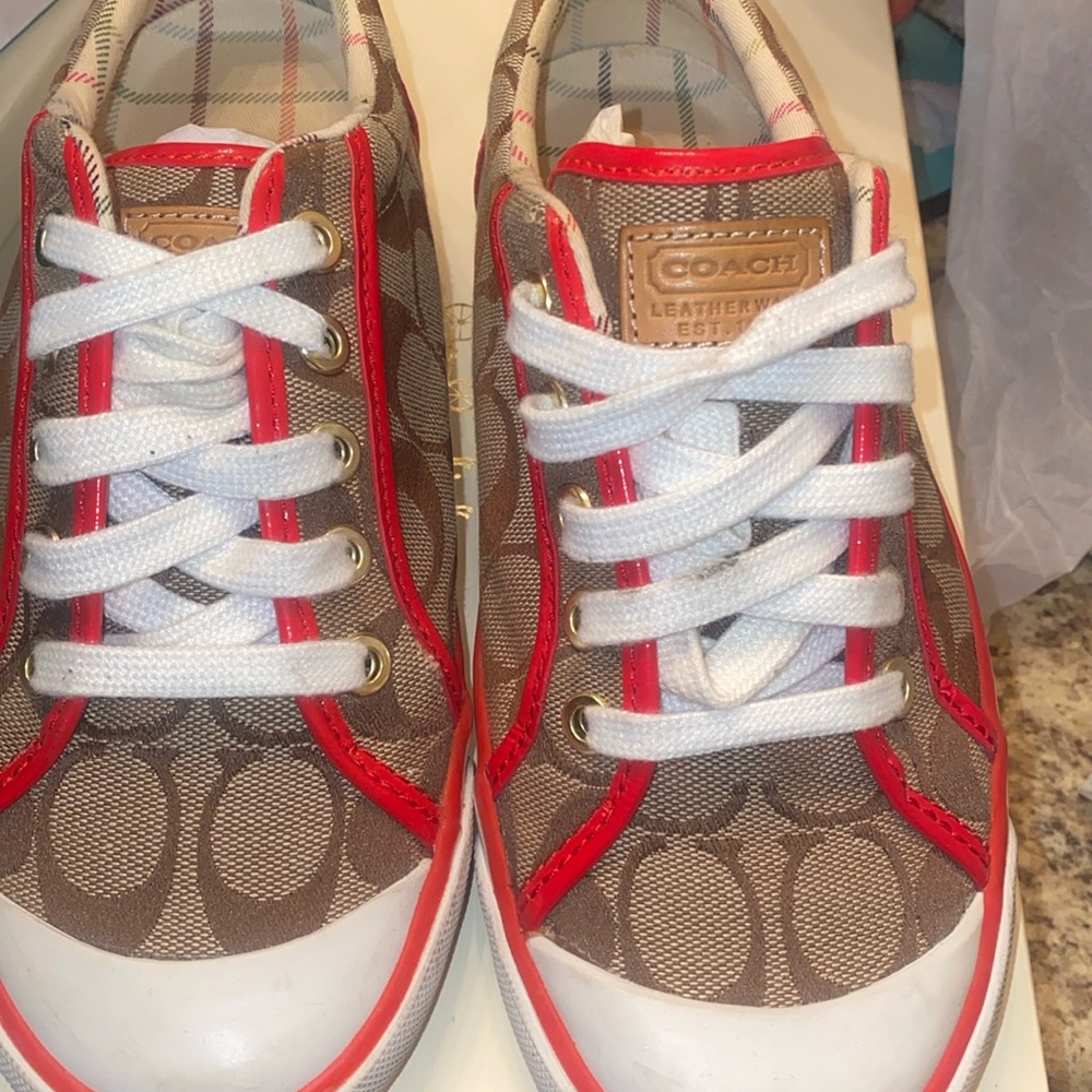 Coach Barlett red khaki size 6 gently used